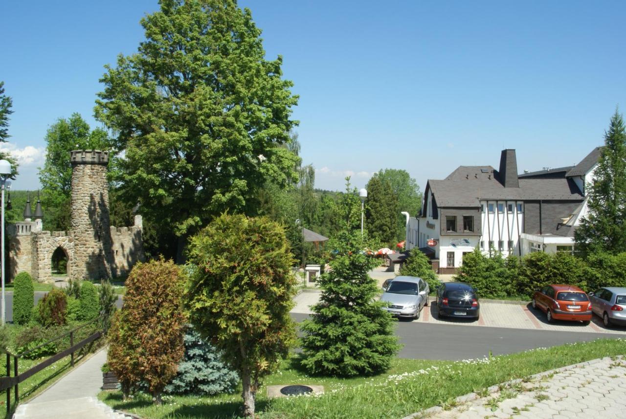 Garni Hotel Pyramida Cheb Kültér fotó